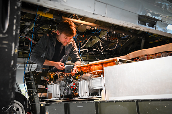 Rollins works on the NOx instrument