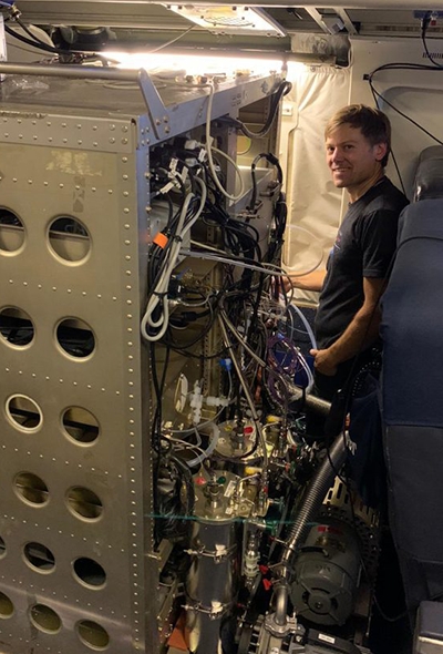 Rollins installs NOyO3 instrument aboard NASA DC-8